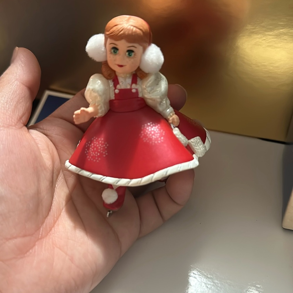 2003 Holiday Snowflake Skater, Madame Alexander in very good condition
